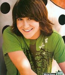 Hot Idols: Mitchel Musso 5e0e92eaa009b.jpg