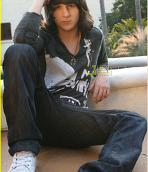 Hot Idols: Mitchel Musso 5e0e933f78d5a.jpg