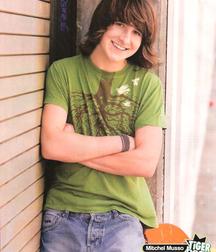 Hot Idols: Mitchel Musso 5e0e93e0b1261.jpg