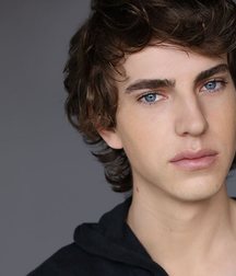 Hot Idols: Chase Ellison 5e0faf32234c1.jpg