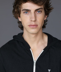 Hot Idols: Chase Ellison 5e0faf447c4c2.jpg