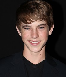 Hot Idols: Chase Ellison 5e0faf4c41521.jpg