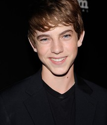 Hot Idols: Chase Ellison 5e0faf51cb90e.jpg