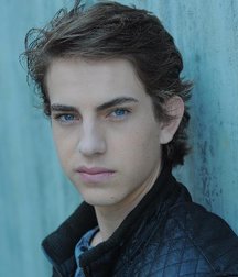 Hot Idols: Chase Ellison 5e0faf62235dc.jpg