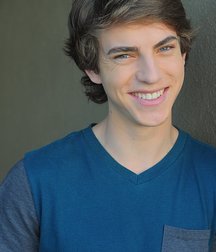 Hot Idols: Chase Ellison 5e0faf76b2a05.jpg