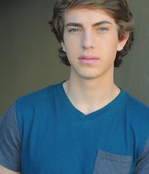 Hot Idols: Chase Ellison 5e0faf79b8850.jpg