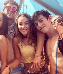 Hot Idols: Griffin Gluck 5e5d3684456e7.jpg