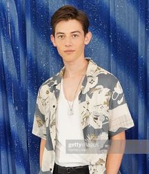 Hot Idols: Griffin Gluck 5e5d369e24ef2.jpg