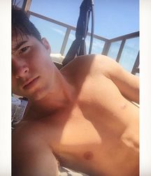 Hot Idols: Paul Butcher 5e5fee40ee161.jpg