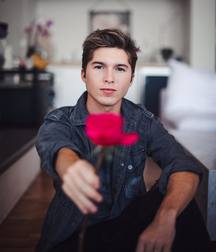 Hot Idols: Paul Butcher 5e5feeae3c786.jpg