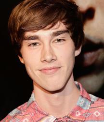 Hot Idols: Noah Crawford