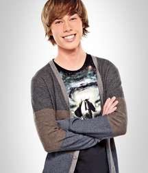 Hot Idols: Noah Crawford 5e613ed11ae23.jpg