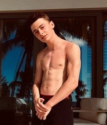Hot Idols: Noah Schnapp 5e67c04543eb9.jpg