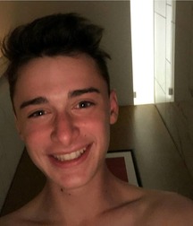 Hot Idols: Noah Schnapp 5e67c0485f320.jpg