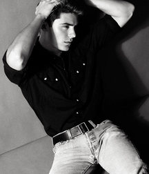 Hot Idols: Zac Efron 5e6a6c2dad281.jpg