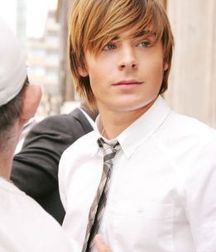 Hot Idols: Zac Efron 5e6a6d1c4591b.jpg
