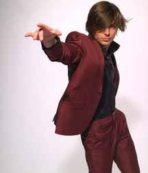 Hot Idols: Zac Efron 5e6a6d26e985d.jpg