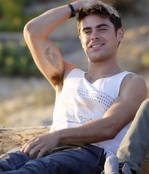 Hot Idols: Zac Efron 5e6a6eacbcdef.jpg