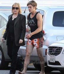 Hot Idols: Zac Efron 5e6a6ec8181ff.jpg