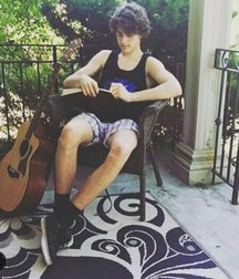 Hot Idols: Jake Goodman 5e790be8ed83d.jpg
