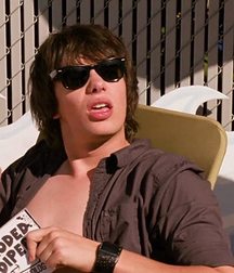 Hot Idols: Devon Bostick 5e7a942250972.jpg