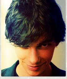 Hot Idols: Devon Bostick 5e7a94741dc8f.jpg