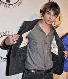 Hot Idols: Devon Bostick 5e7a94a553740.jpg
