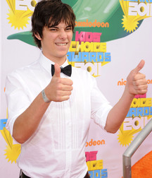 Hot Idols: Devon Bostick 5e7a94b6415d3.jpg
