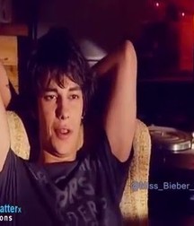 Hot Idols: Devon Bostick 5e7a94cd37192.jpg