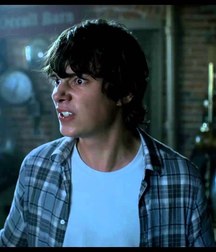 Hot Idols: Devon Bostick 5e7a94dd9ac74.jpg