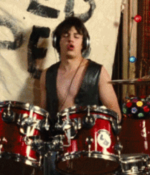Hot Idols: Devon Bostick 5e7a9509d14af.gif