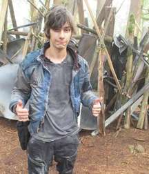 Hot Idols: Devon Bostick 5e7a952c419fe.jpg