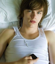 Hot Idols: Nicholas Hoult 5e7ce14e2fdf8.jpg
