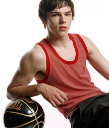 Hot Idols: Nicholas Hoult 5e7ce15634e0b.jpg