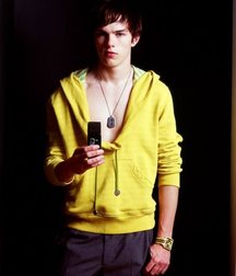 Hot Idols: Nicholas Hoult 5e7ce1665ad32.jpg