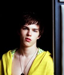 Hot Idols: Nicholas Hoult 5e7ce167c38f4.jpg