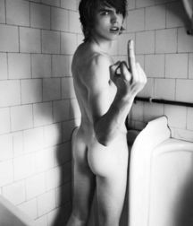 Hot Idols: Nicholas Hoult 5e7ce180d0104.jpg