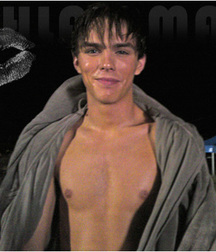Hot Idols: Nicholas Hoult 5e7ce18268759.jpg