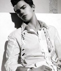 Hot Idols: Nicholas Hoult 5e7ce1a0b8fb5.jpg