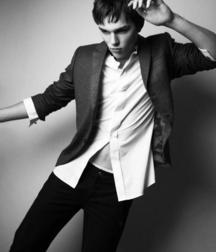 Hot Idols: Nicholas Hoult 5e7ce1ac71ebb.jpg