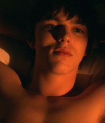 Hot Idols: Nicholas Hoult 5e7ce1c207870.jpg