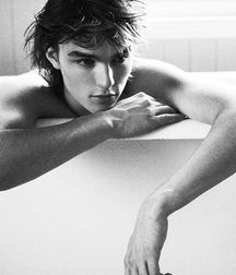 Hot Idols: Nicholas Hoult 5e7ce1d12bae6.jpg