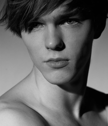 Hot Idols: Nicholas Hoult 5e7ce1e17628b.jpg