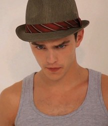 Hot Idols: Nicholas Hoult 5e7ce1e84dc29.jpg