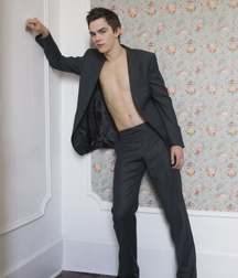 Hot Idols: Nicholas Hoult 5e7ce22b8fb8d.jpg