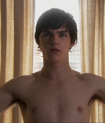 Hot Idols: Nicholas Hoult 5e7ce29c37581.jpg