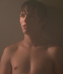 Hot Idols: Nicholas Hoult 5e7ce2b06a930.jpg