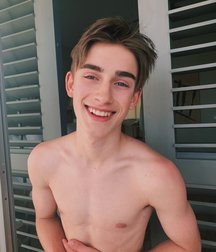 Hot Idols: Johnny Orlando 5e7cf54ea20cb.jpg