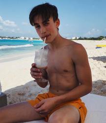 Hot Idols: Johnny Orlando 5e7cf55018934.jpg