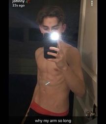 Hot Idols: Johnny Orlando 5e7cf5715c837.jpg